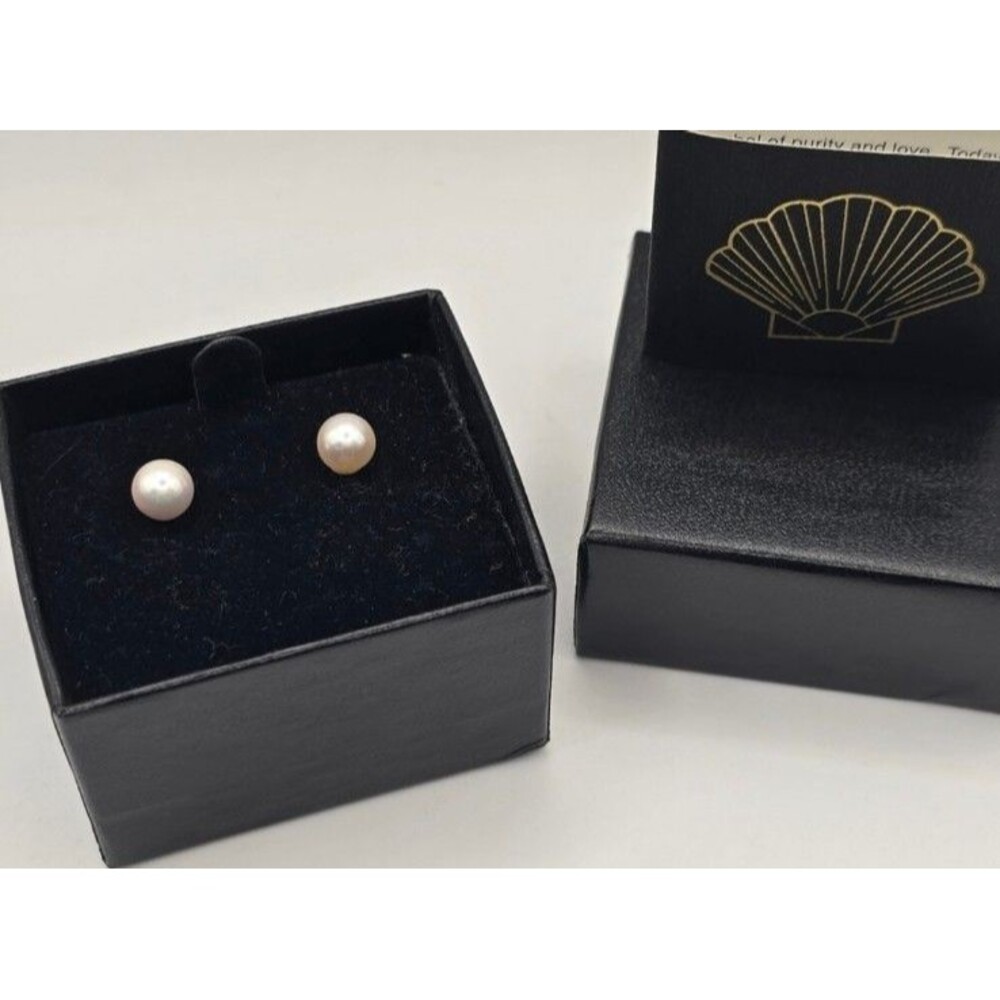 14k Yellow Gold Stud Earrings with Classic Freshwater Cultured Button Pearls 8mm